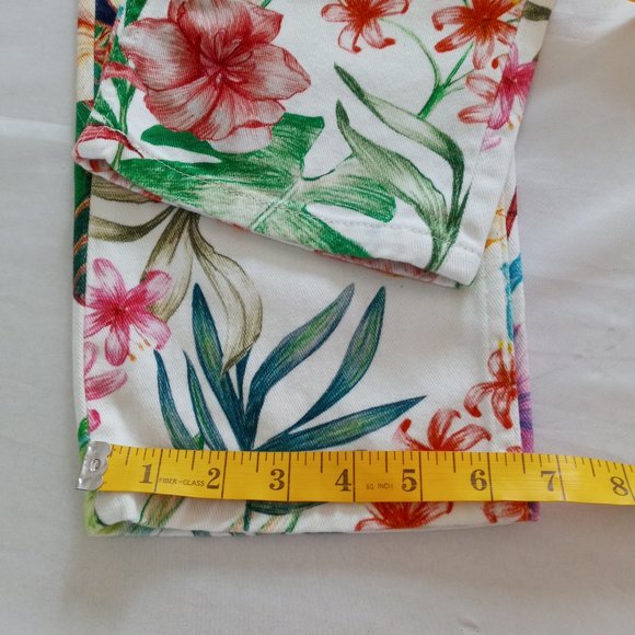 Zara TRF Collection Toucan Tropical high waisted mom fit Jeans - Size 4 - Picture 7 of 9